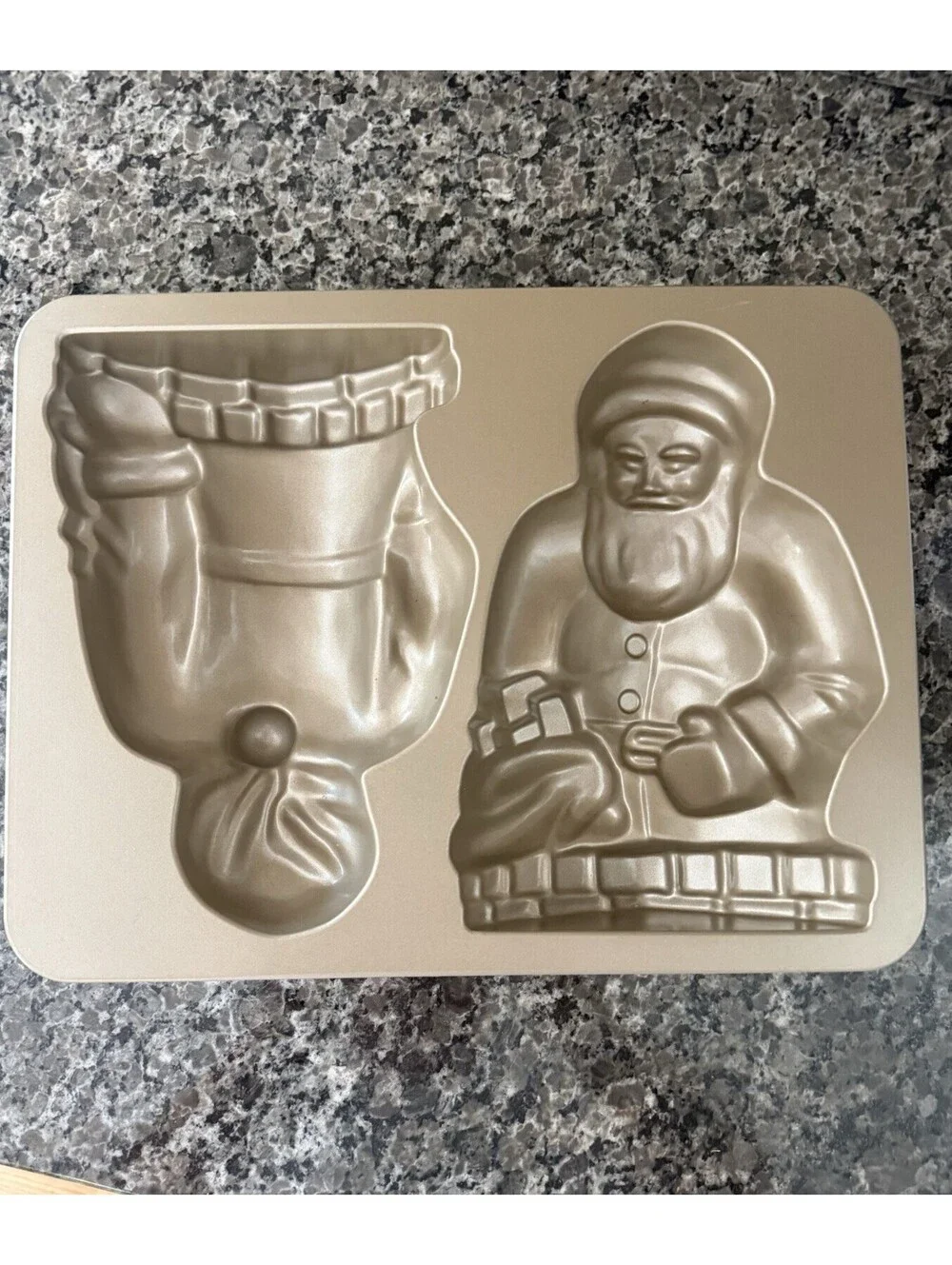 Williams Sonoma Nordic Ware 3D Vintage Santa Claus Cake Pan 10 Cup